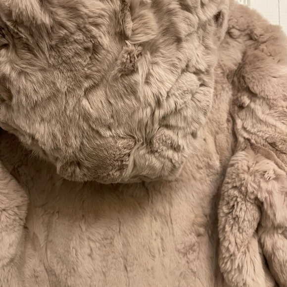 Heartloom Fur Hooded Jacket - Picture 4 of 6